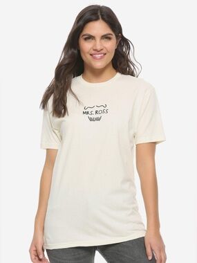 Boxlunch FRIENDS Women’s Mrs. Ross T-Shirt, Off-White, Size Small